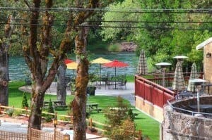 561955_376992355677317_1340550957_n